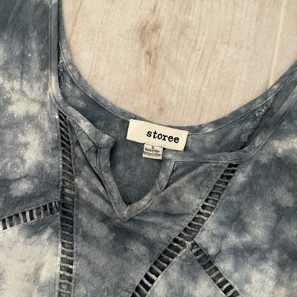 Storee Tank Top - Picture 2 of 3